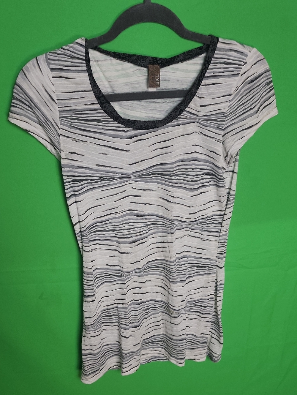 BKE Gray & Black Striped Scoop Neck Short Sleeve Top - Size M